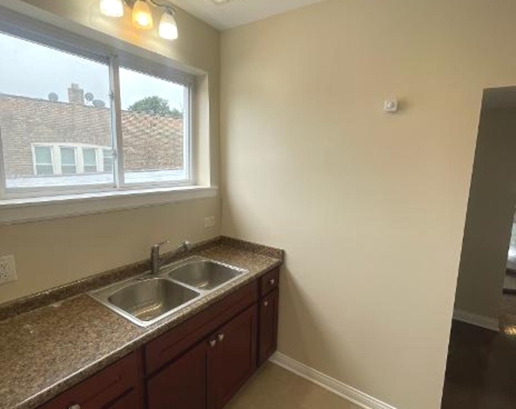 7743 S East End Avenue - Photo 11