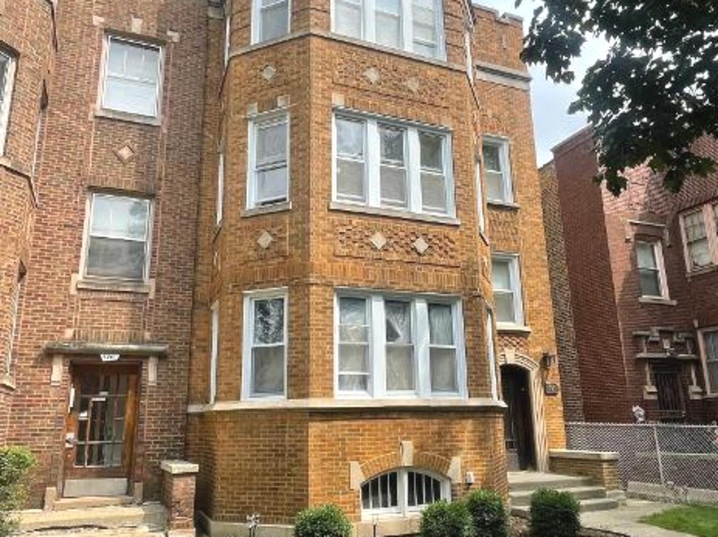 7743 S East End Avenue - Photo 0