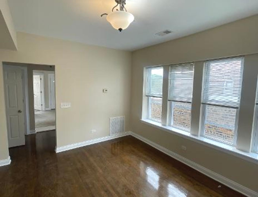 7743 S East End Avenue - Photo 3