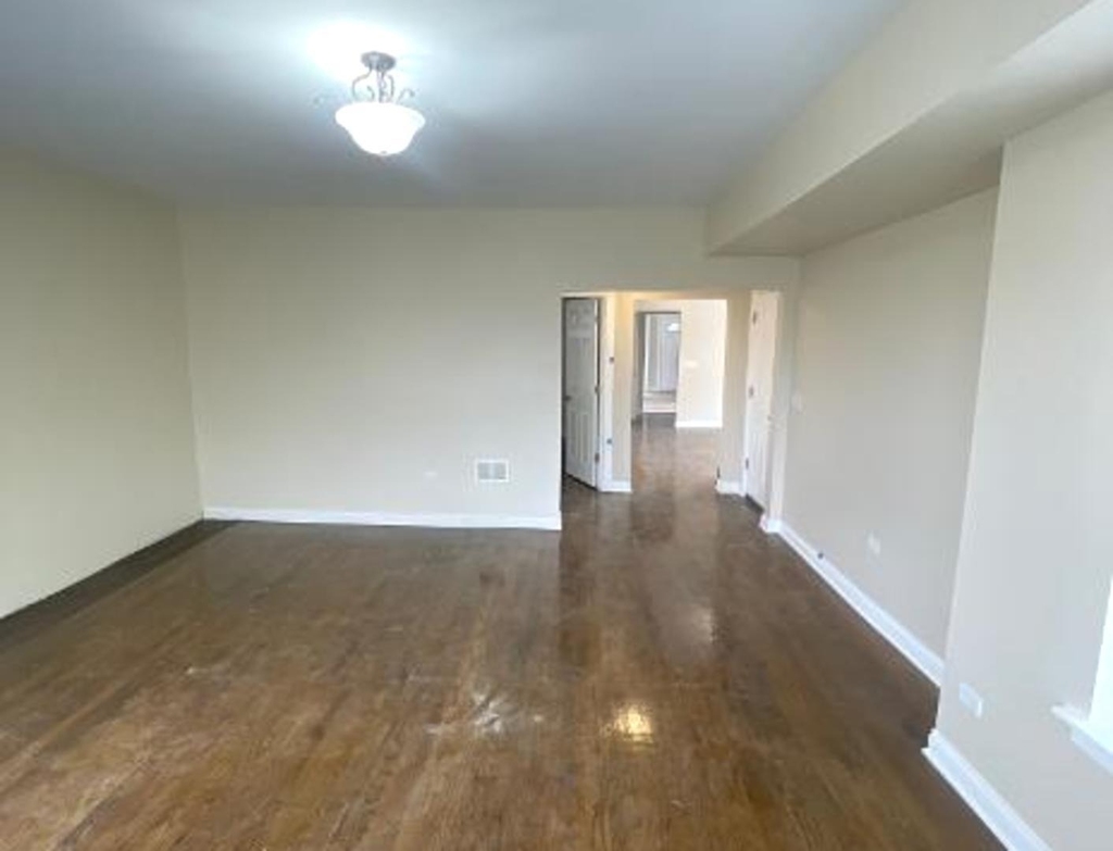 7743 S East End Avenue - Photo 2