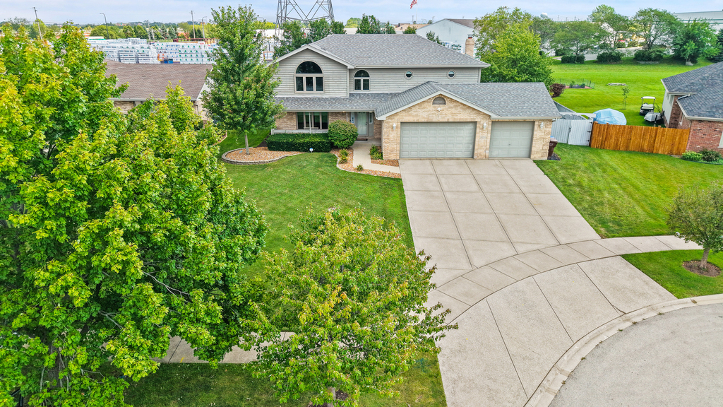 19211 Brompton Court - Photo 1