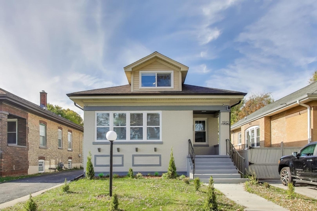 1912 S 4th Avenue - Photo 0