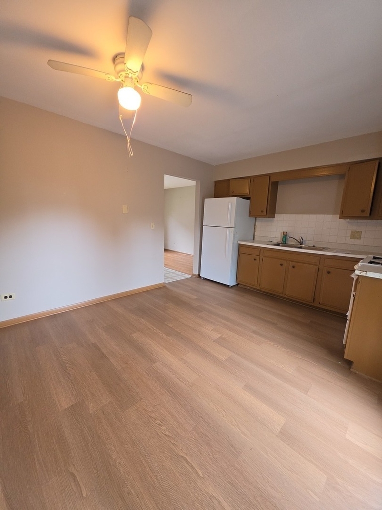 1335 Abbott Drive - Photo 3