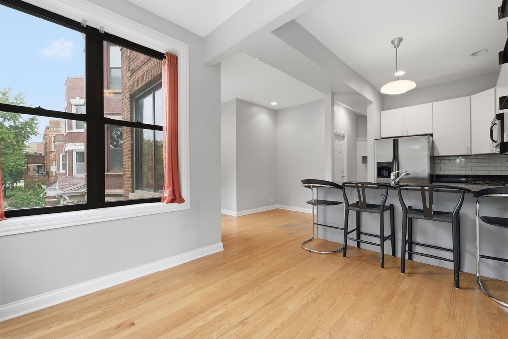 2610 W Iowa Street - Photo 4