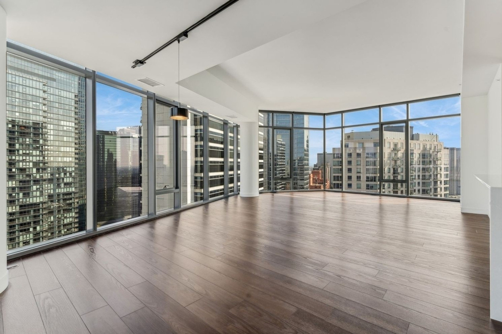 350 N Canal Street - Photo 1
