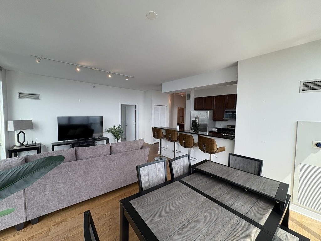 1201 S Prairie Avenue - Photo 8