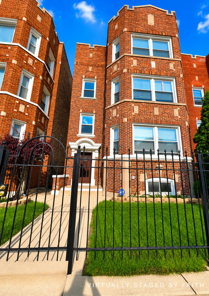 7821 S Winchester Avenue - Photo 1