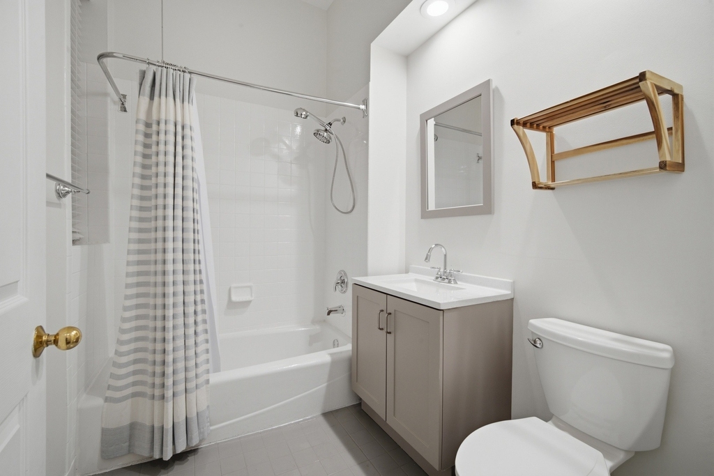 626 W Buckingham Place - Photo 19