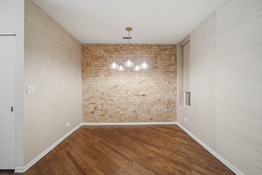626 W Buckingham Place - Photo 5