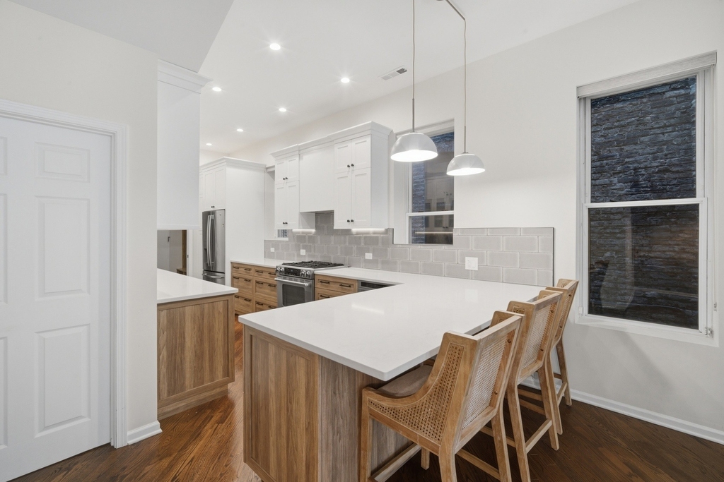 626 W Buckingham Place - Photo 8