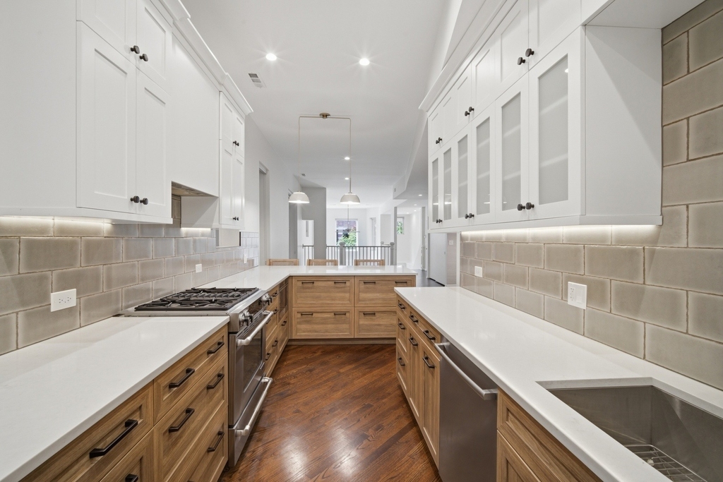 626 W Buckingham Place - Photo 6