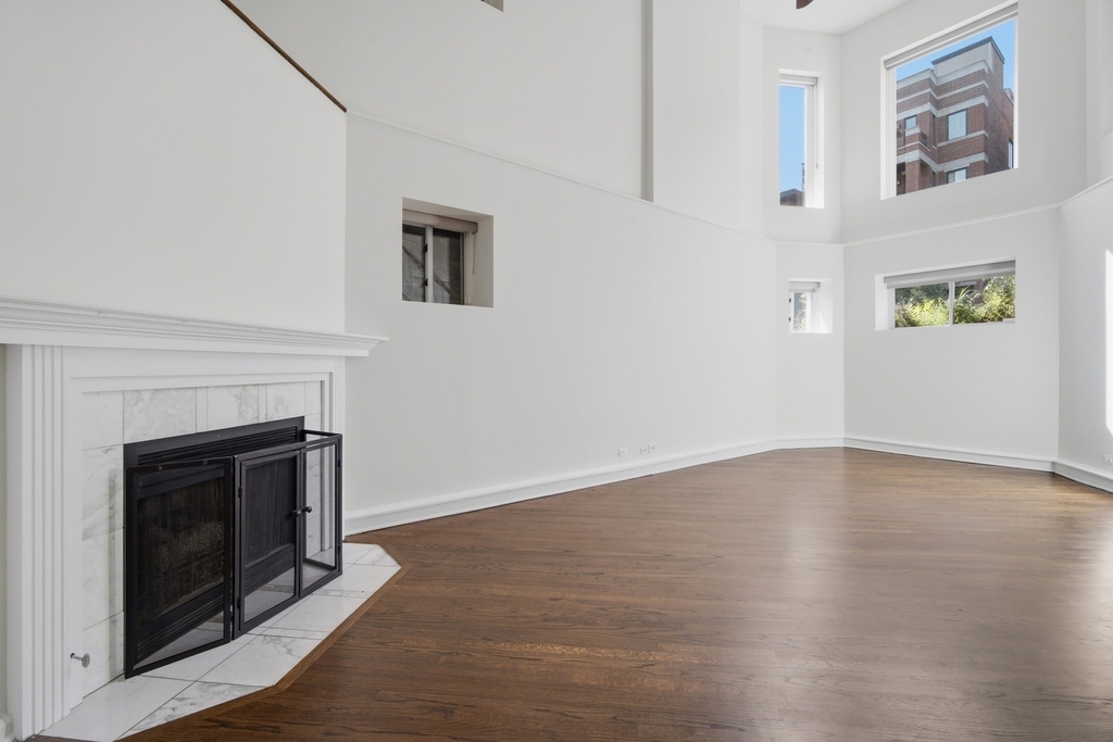 626 W Buckingham Place - Photo 11