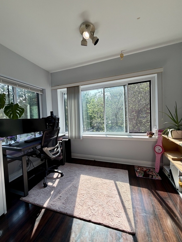 906 W Sunnyside Avenue - Photo 2