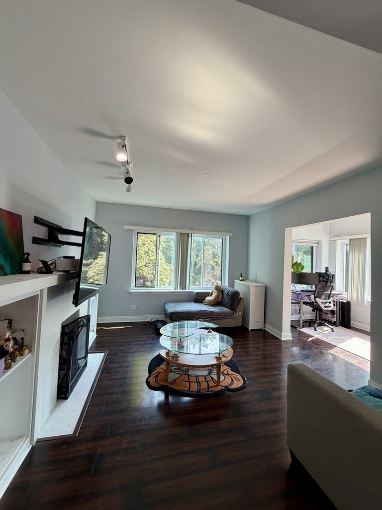 906 W Sunnyside Avenue - Photo 1