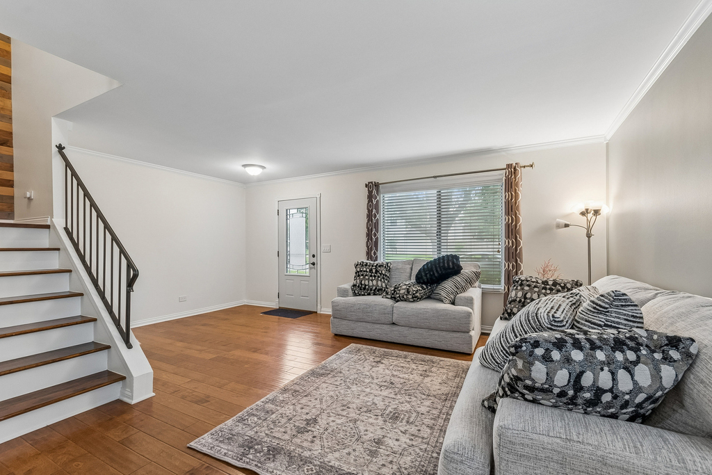 298 Danbury Drive - Photo 2