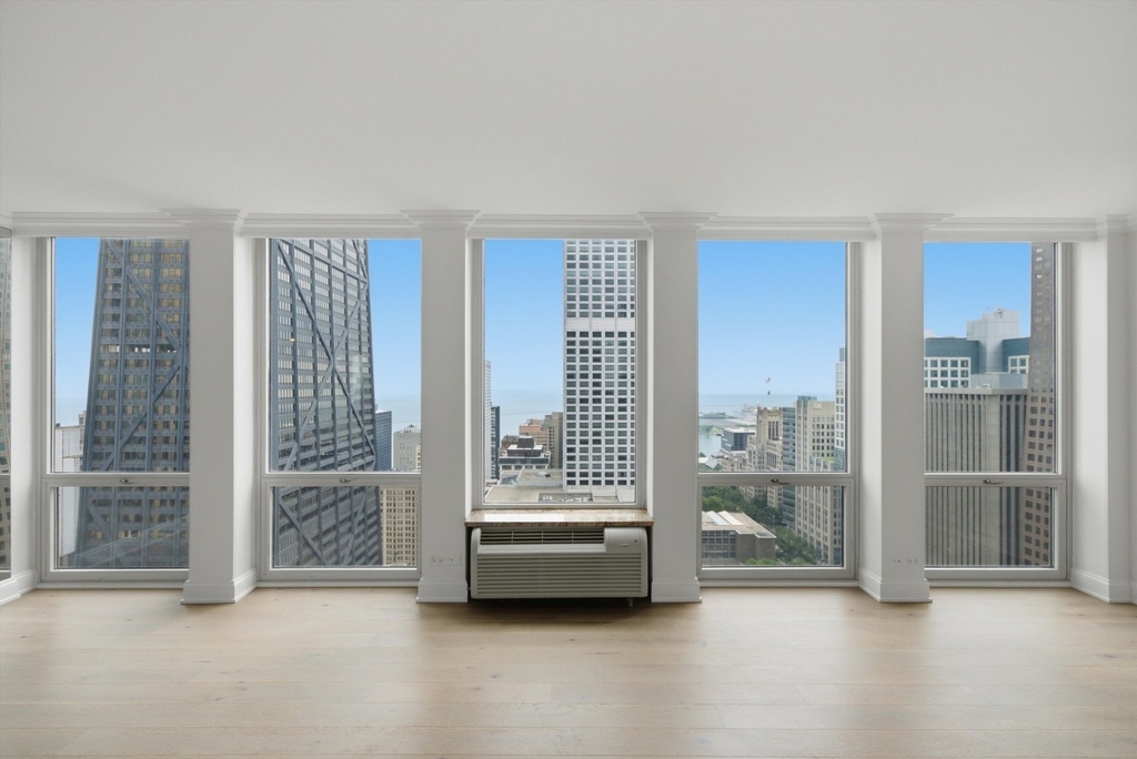111 E Chestnut Street - Photo 11
