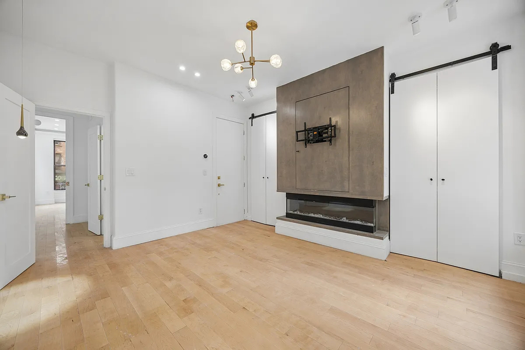 663 Greene Avenue - Photo 1