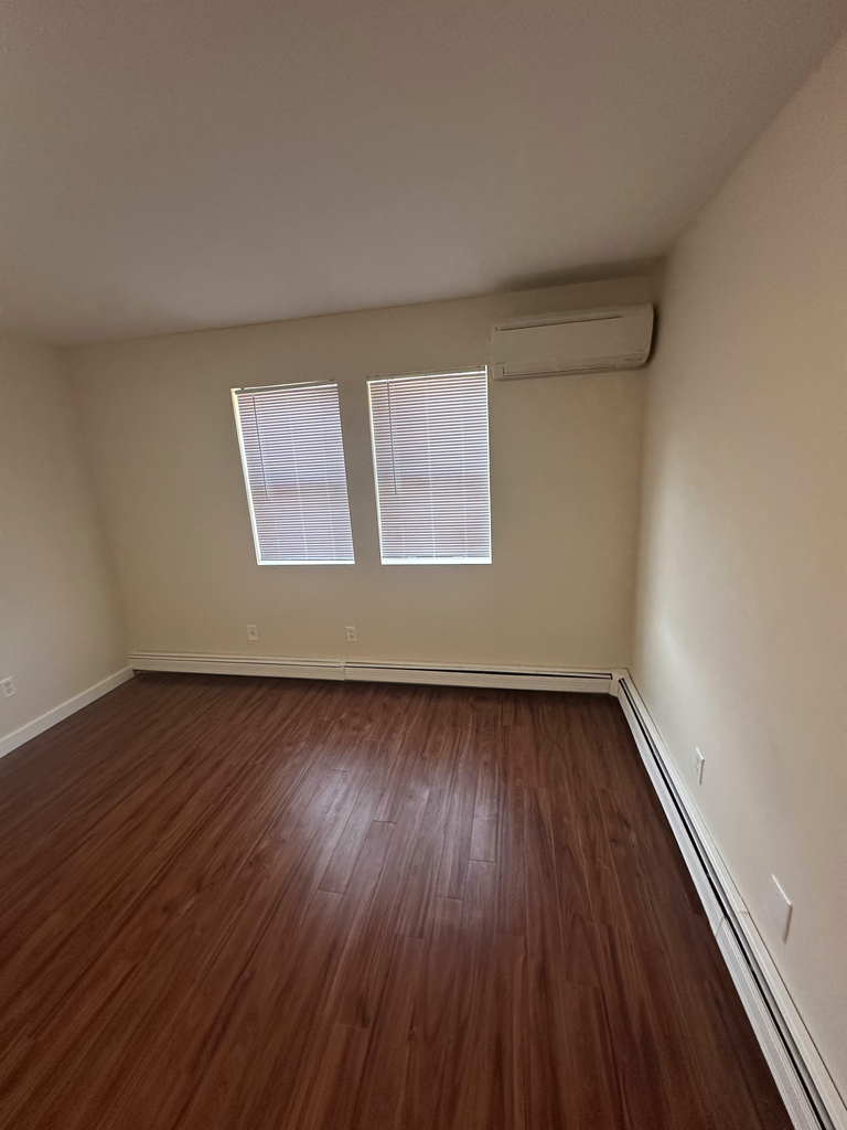222-30 100th Avenue - Photo 13
