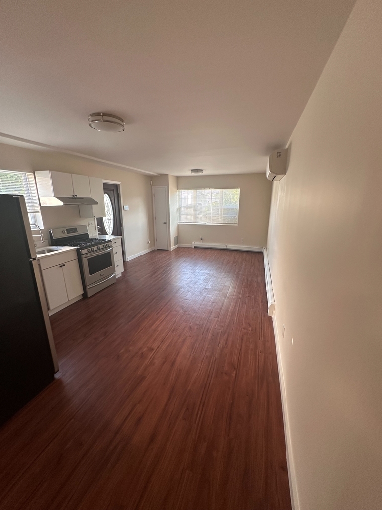 222-30 100th Avenue - Photo 10