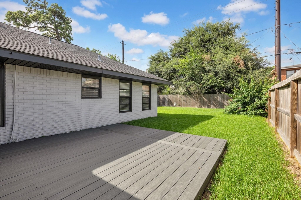 3327 Wentworth Street - Photo 4