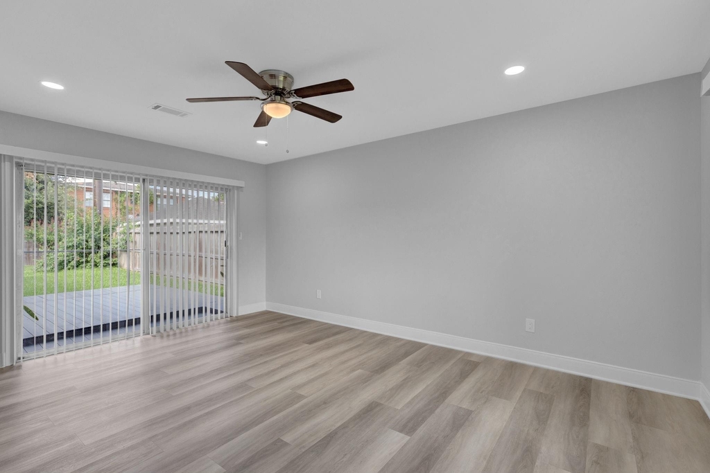 3327 Wentworth Street - Photo 13
