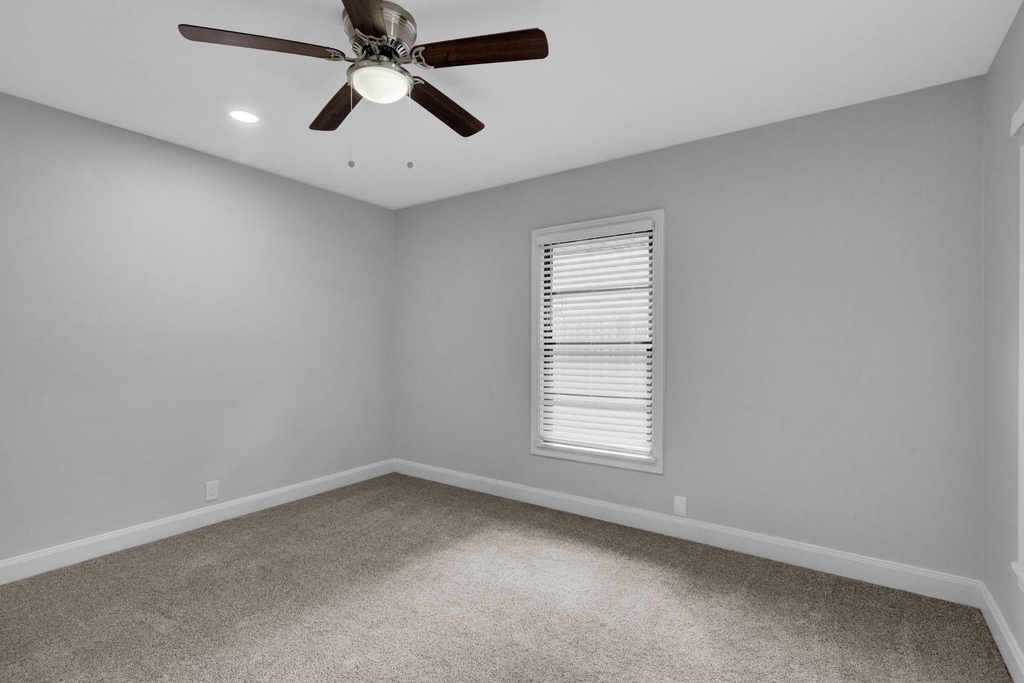 3327 Wentworth Street - Photo 16