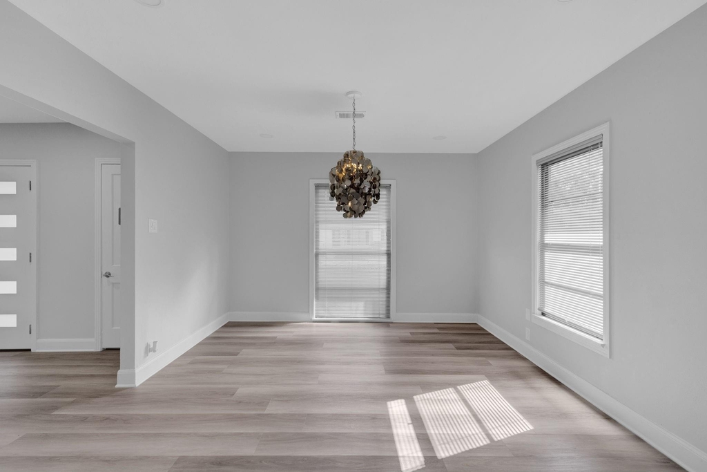 3327 Wentworth Street - Photo 7