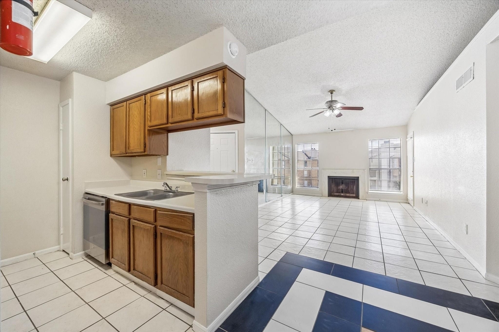 10101 S Gessner Road - Photo 1