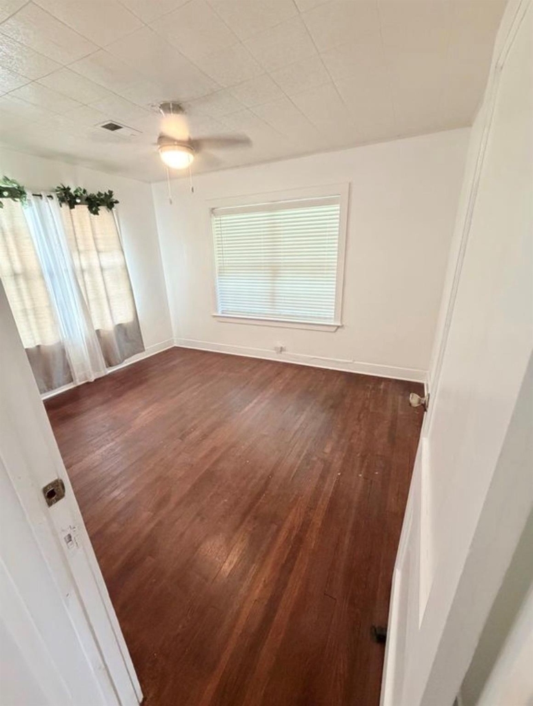 428 10th Avenue North - Photo 3