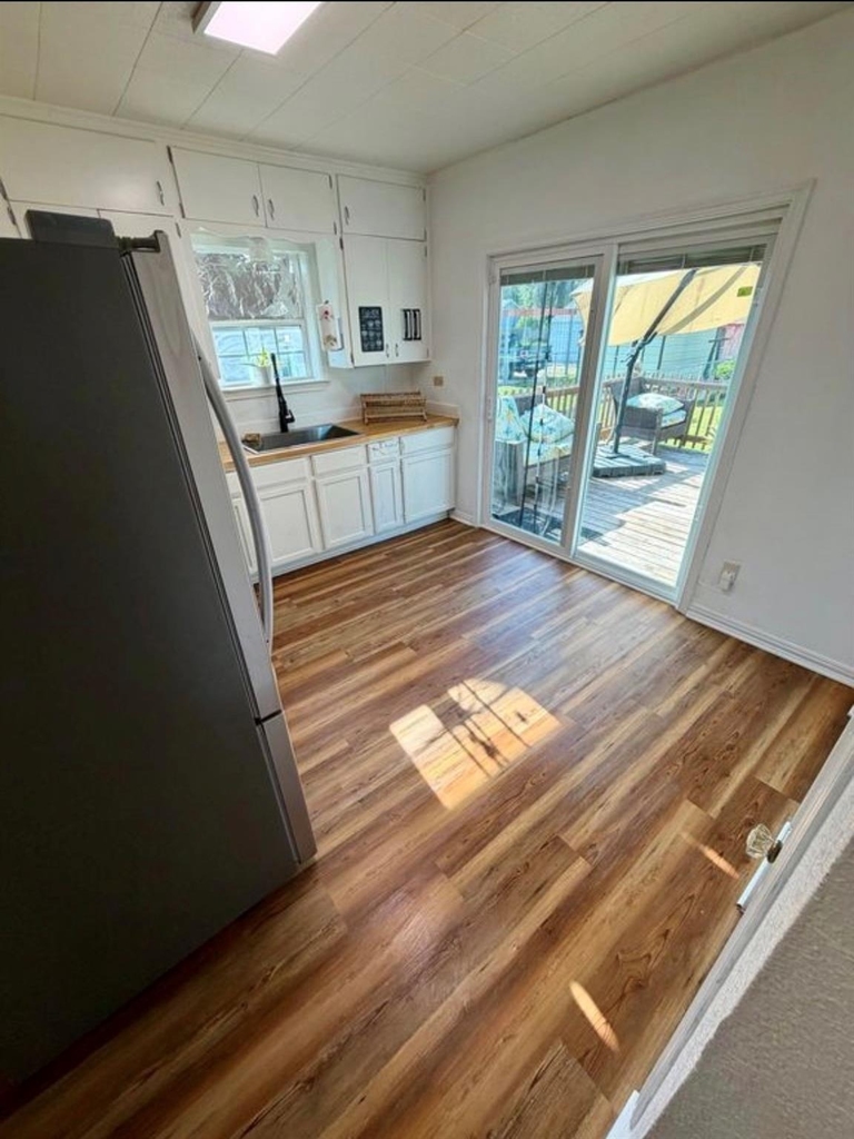428 10th Avenue North - Photo 2