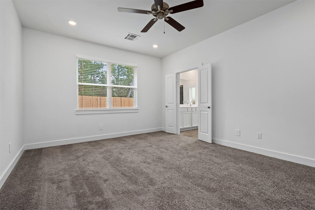 906 Golden Willow - Photo 16