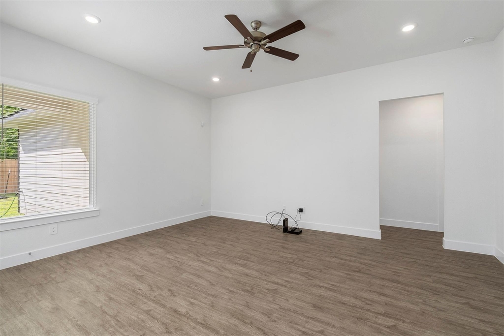906 Golden Willow - Photo 12