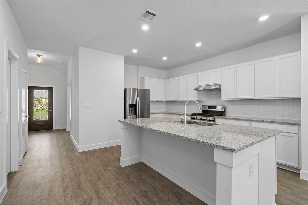 906 Golden Willow - Photo 7