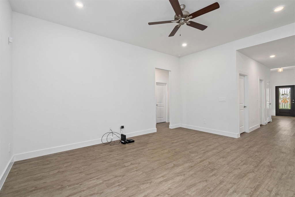 906 Golden Willow - Photo 14