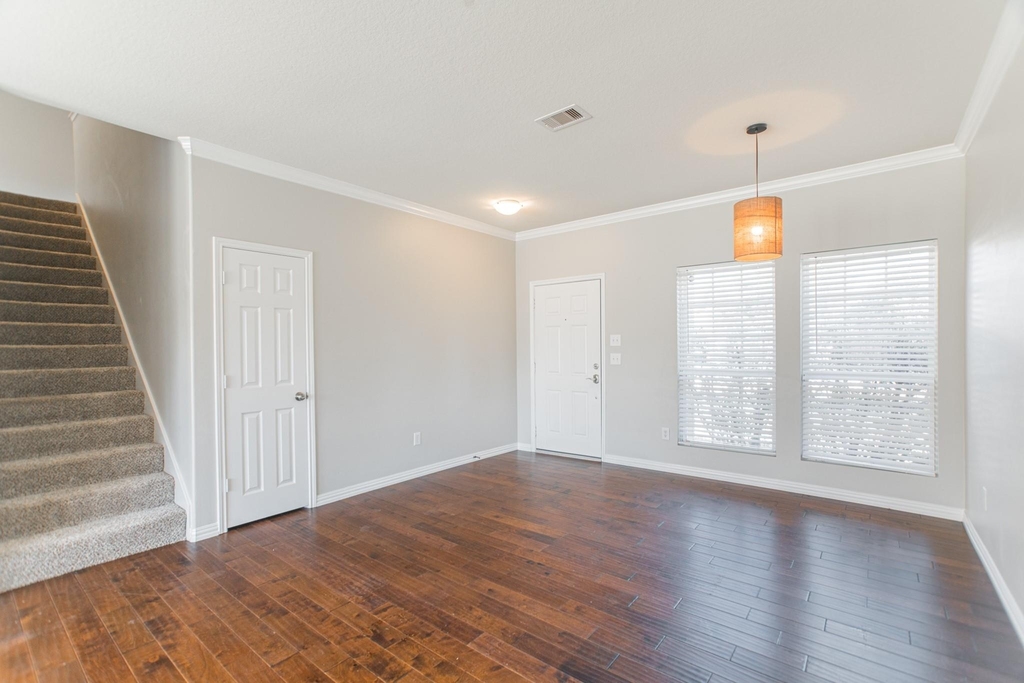 22519 Goss Spring Court - Photo 7