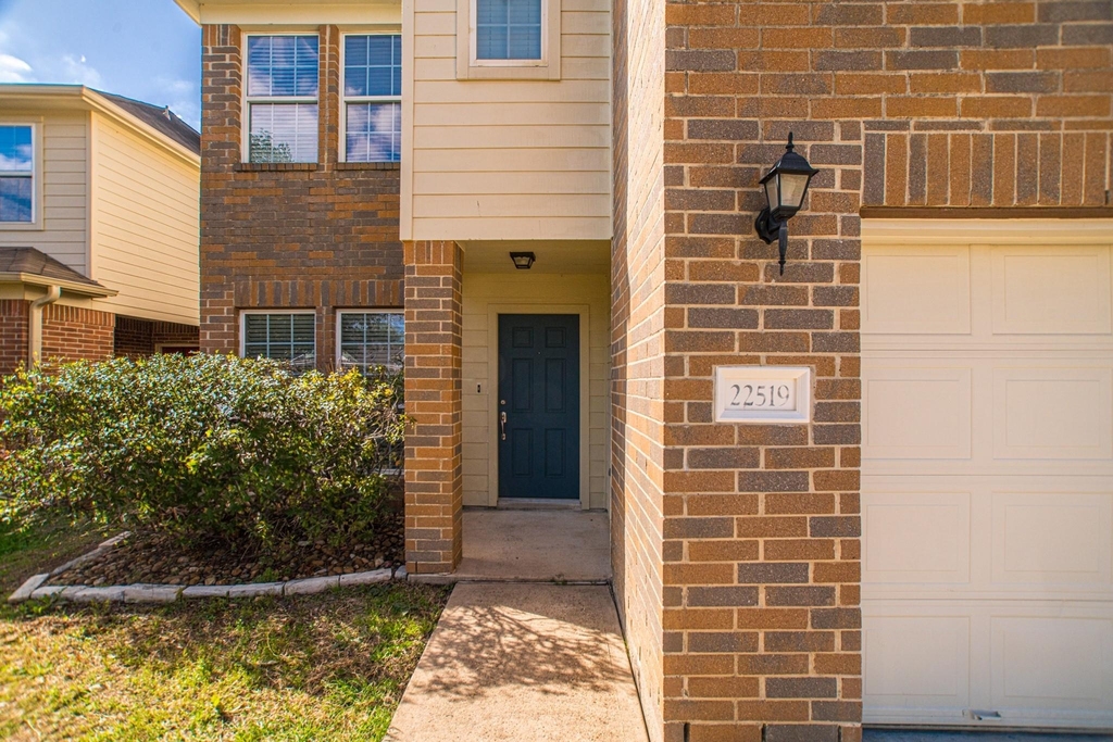 22519 Goss Spring Court - Photo 3