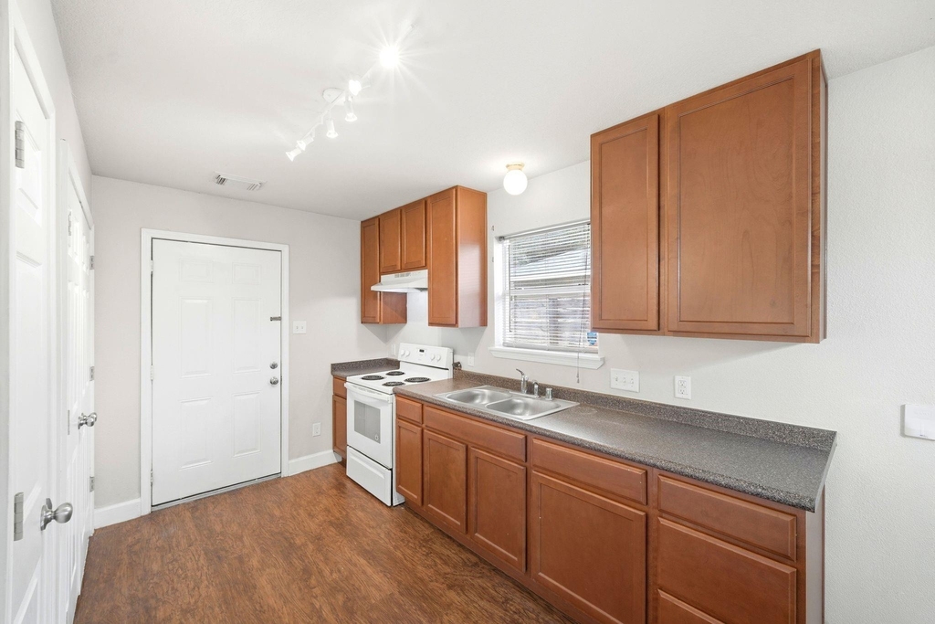 11723 Greenmesa Drive - Photo 14