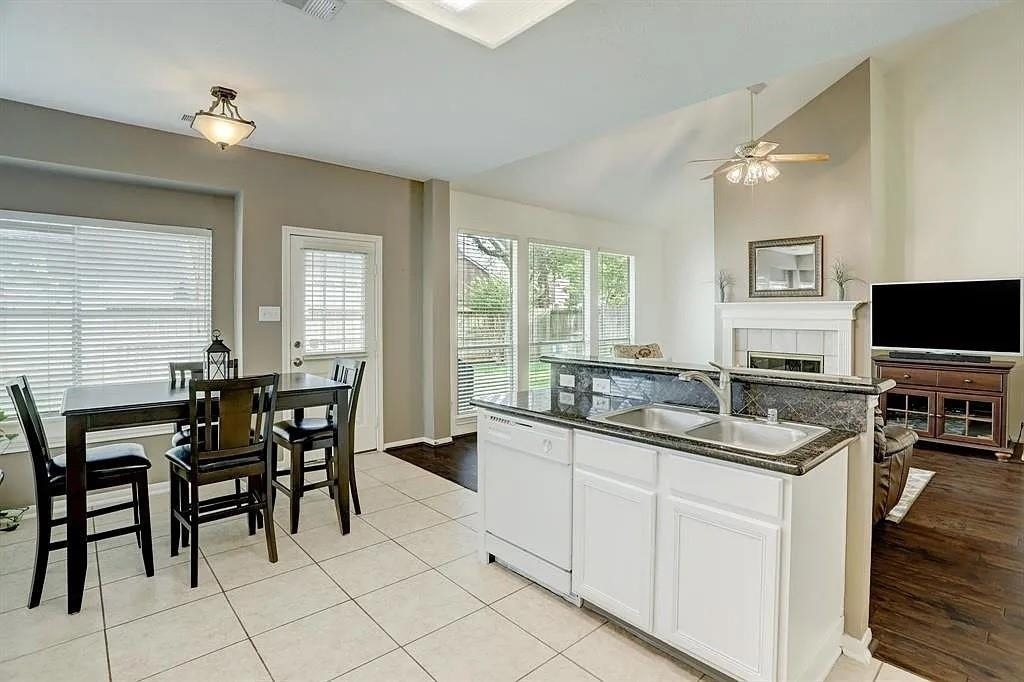 635 Presley Way - Photo 17