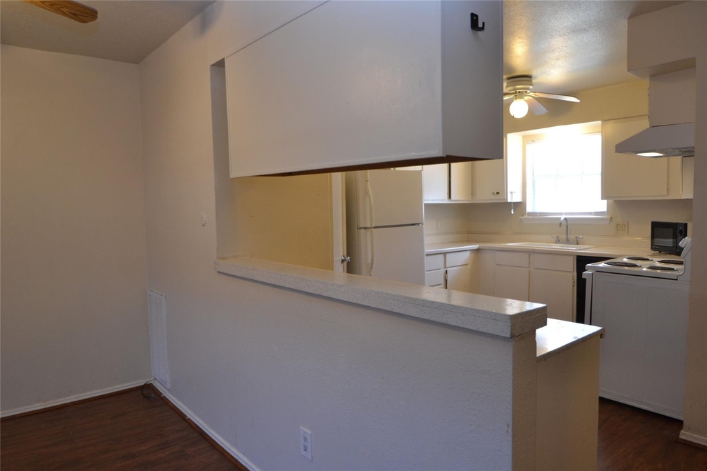 9200 W Bellfort Avenue - Photo 20