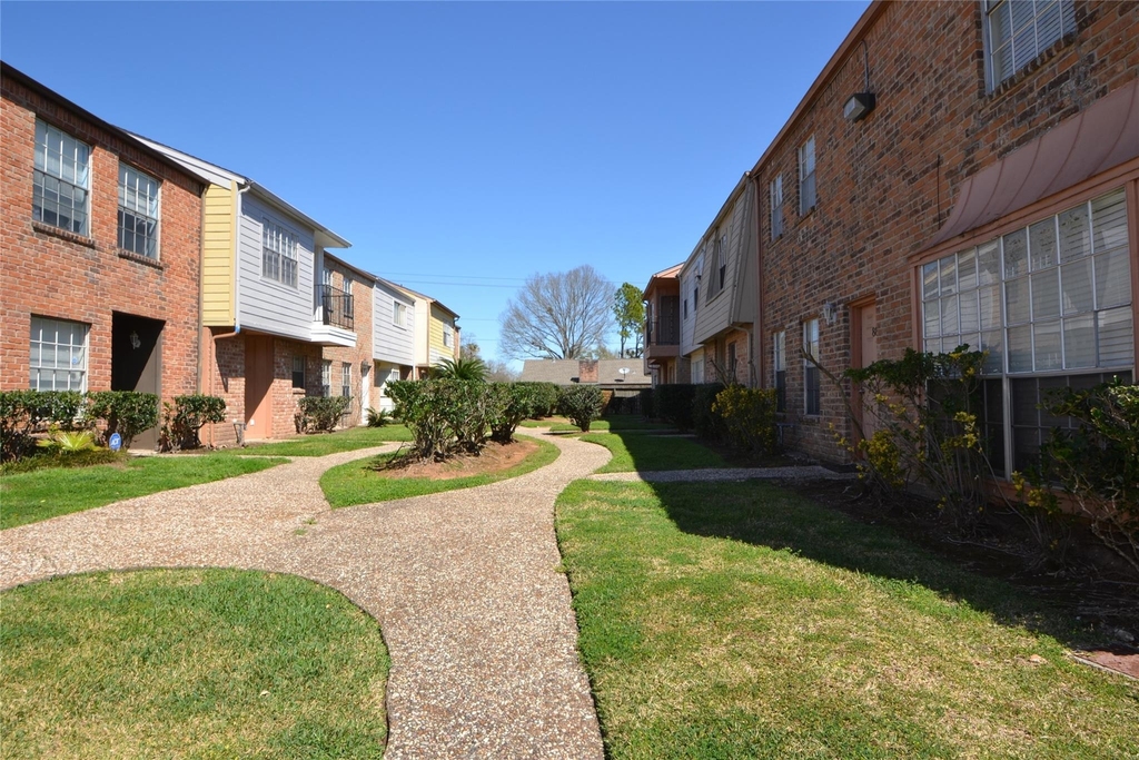 9200 W Bellfort Avenue - Photo 38