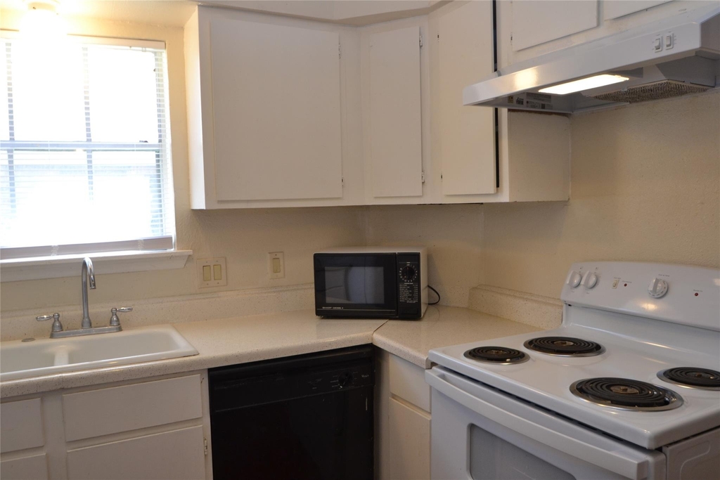 9200 W Bellfort Avenue - Photo 21