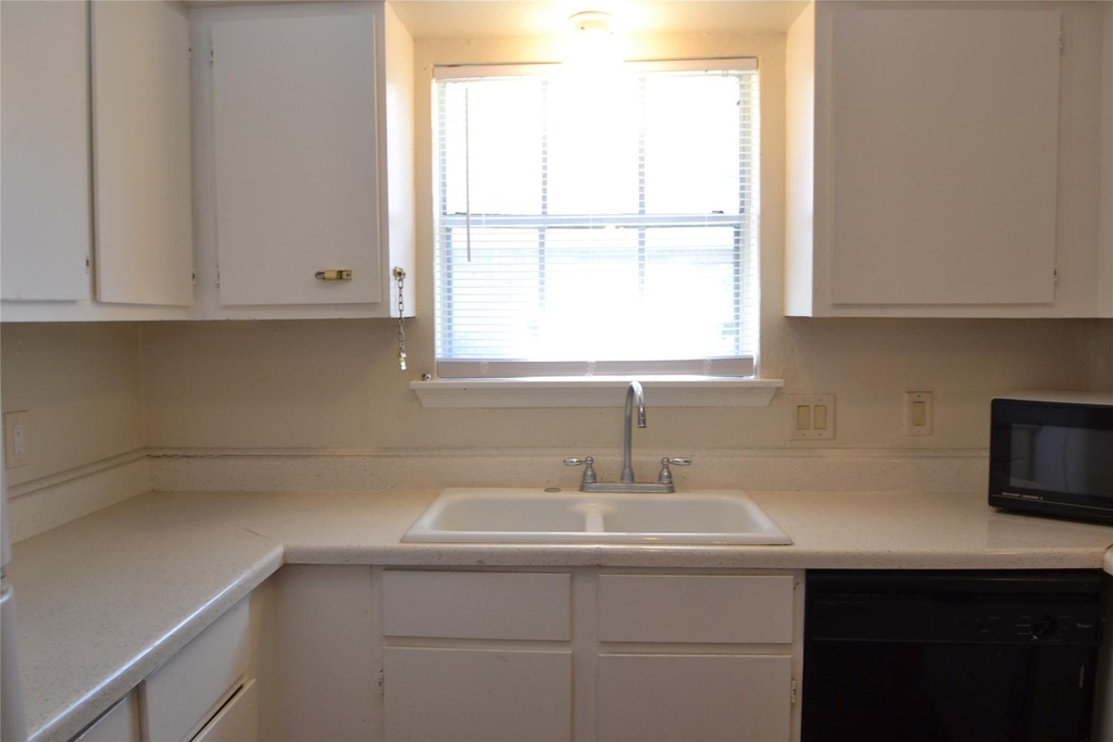 9200 W Bellfort Avenue - Photo 22
