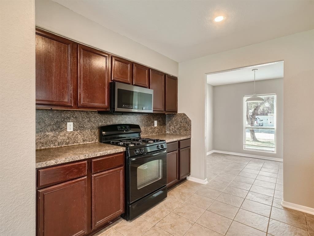 11010 Walkup Way - Photo 6