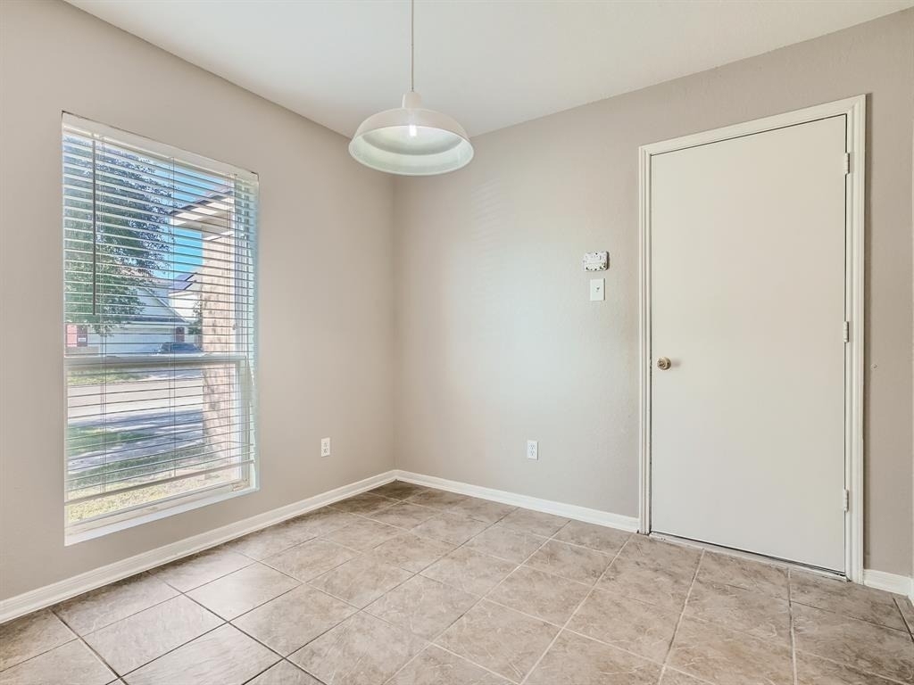 11010 Walkup Way - Photo 7
