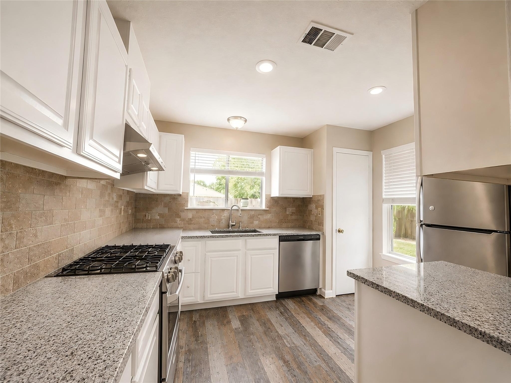 12710 Fenimore Court - Photo 5