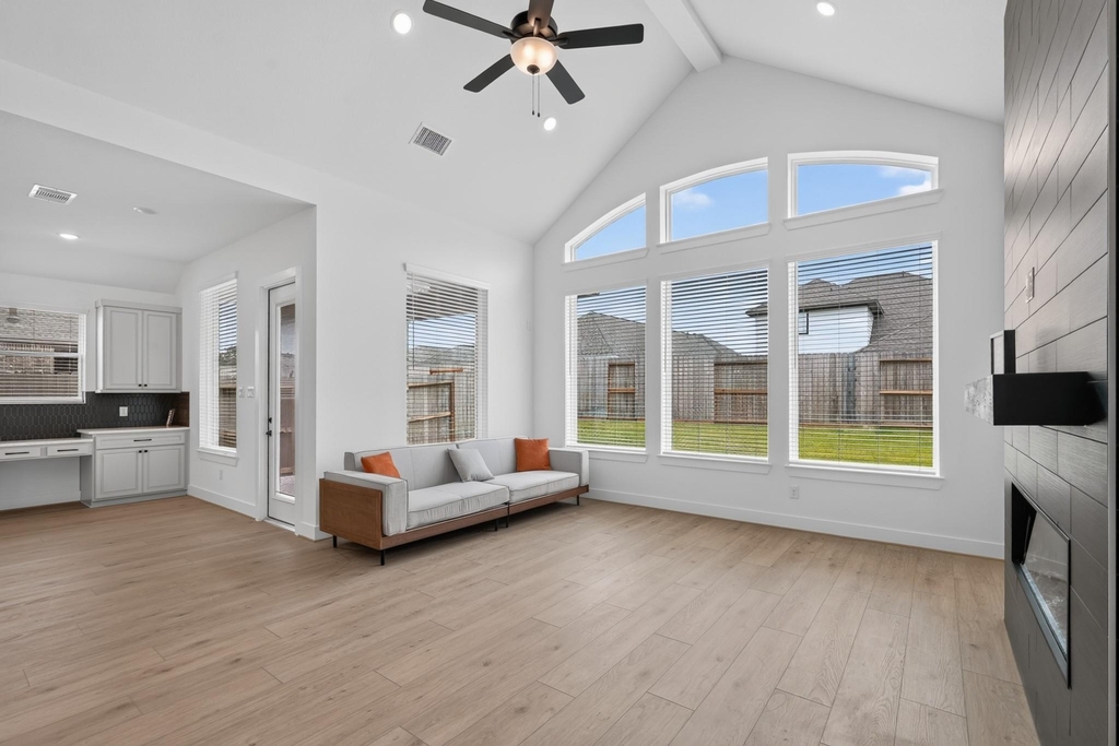 9745 Roaring River Falls - Photo 16