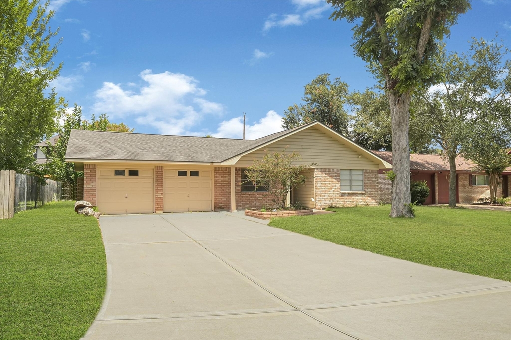 9524 Truscon Drive - Photo 1