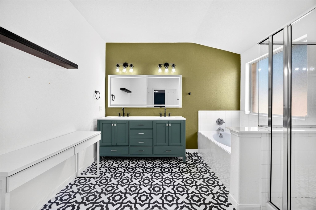 18211 Doral Rock Court - Photo 2