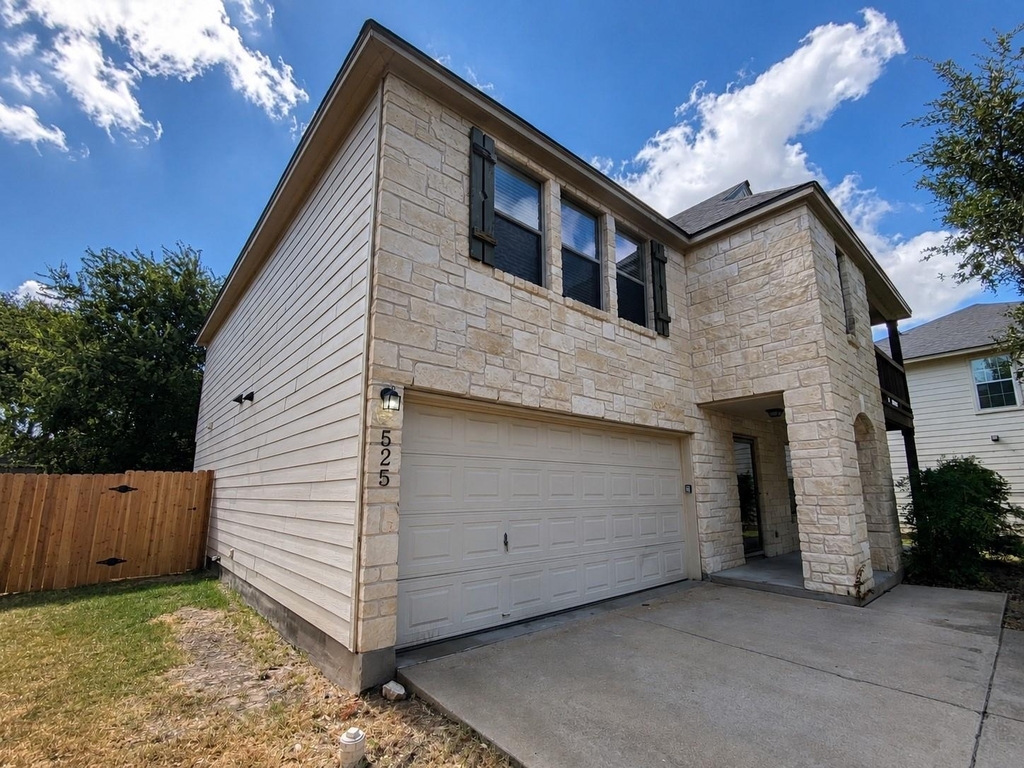 525 Eagles Nest Cove - Photo 1