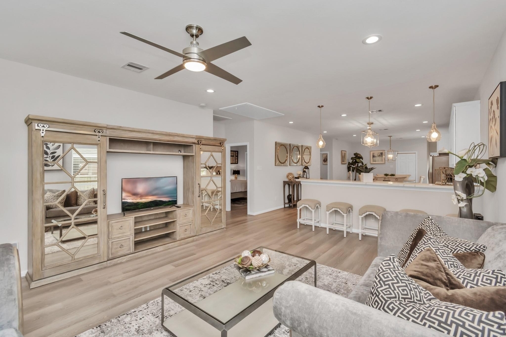 3308 Castor Street - Photo 6